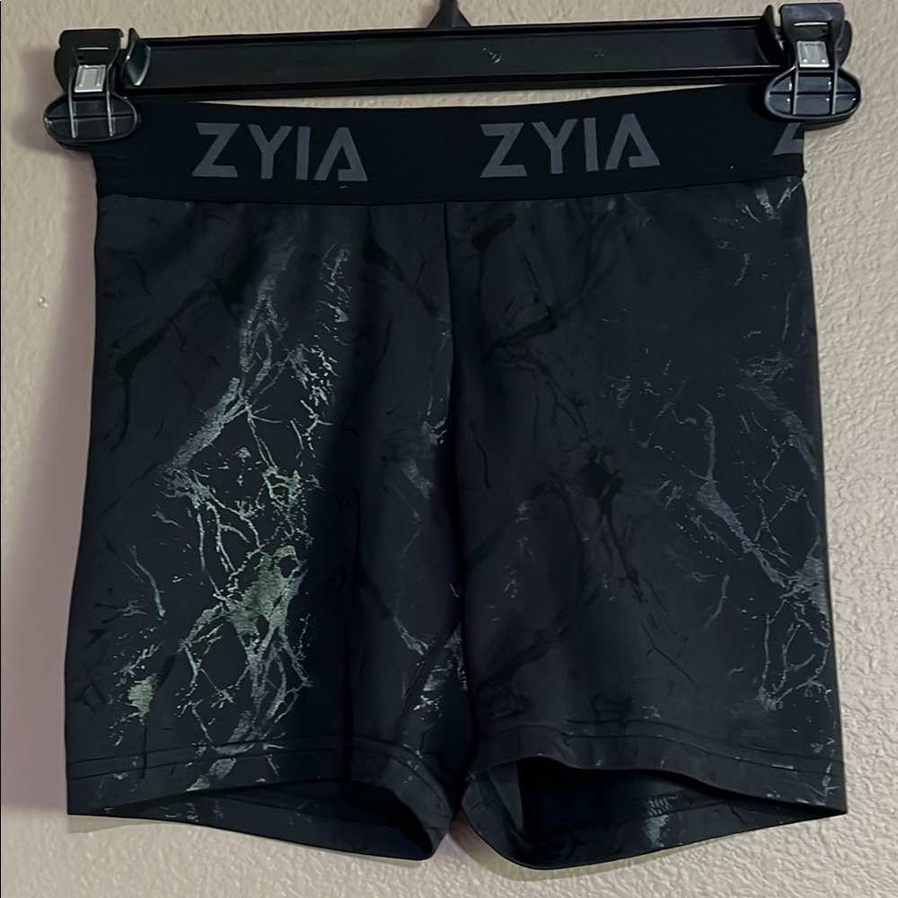 ZYIA Active Printed Bike Shorts